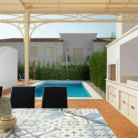 Villa Escape In Vabriga With Pool & Views *